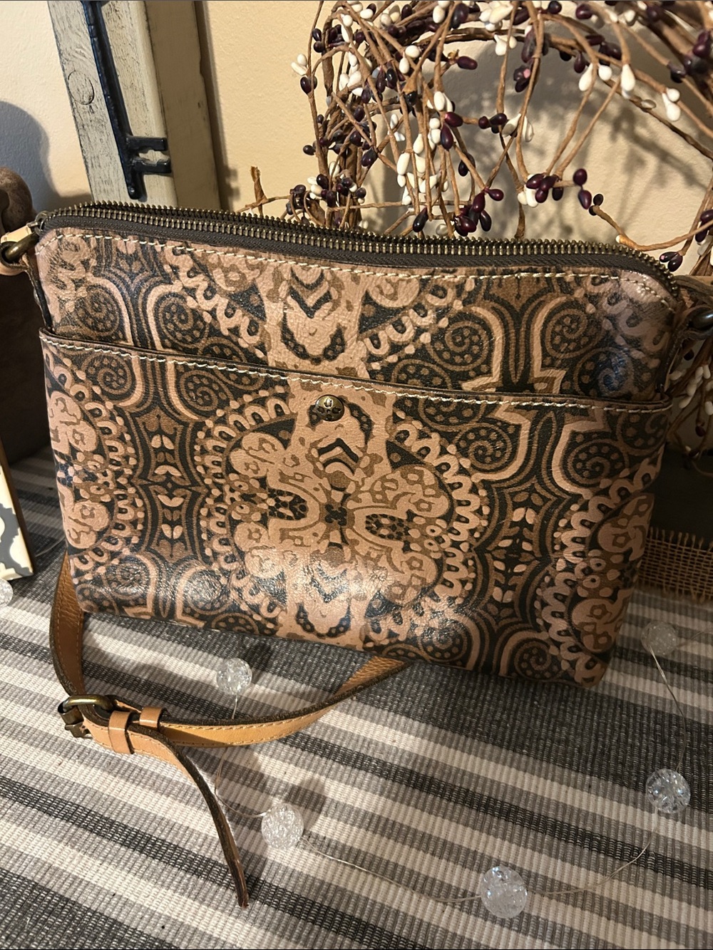 Patricia Nash Floral Crossbody in Brown and Tan - Picture 3 of 9